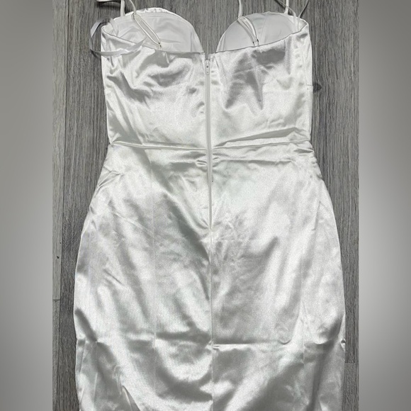 White Silk Windsor Dress corset style - Picture 2 of 5